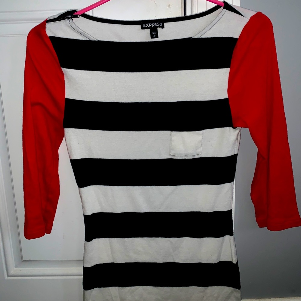 STRIPED ZIPPER ACCENT ON RIGHT SHOULDER SHIRT